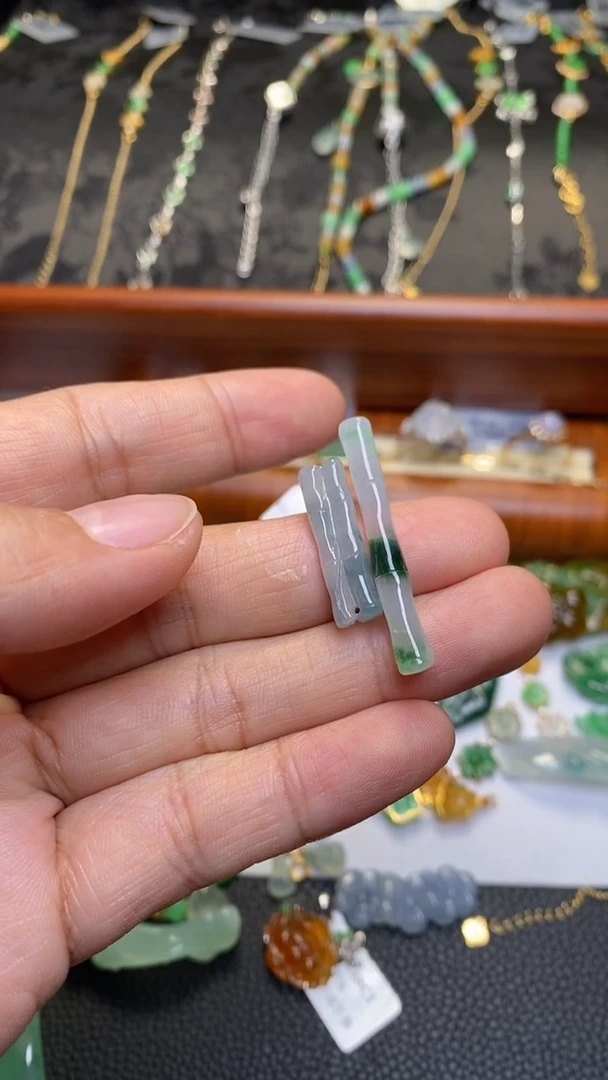 颈饰未镶嵌翡翠霧**岚净货34012