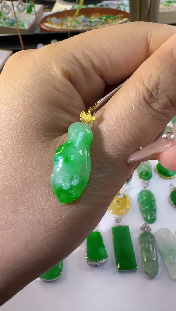 【闪购商品】翡翠颈饰18K金镶嵌缅甸翡翠A货挂件