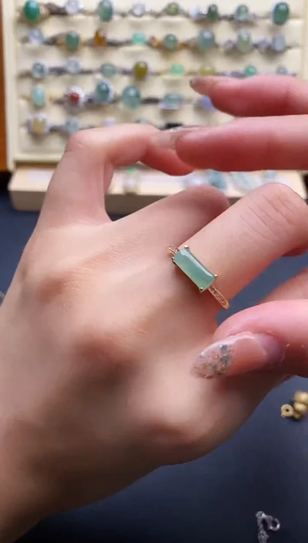 银S925镶嵌戒指翡翠66666666+1