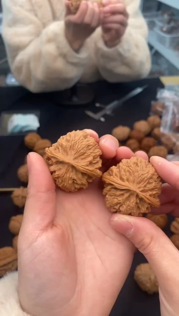 【闪购商品】文玩核桃把件苹果园40-t298