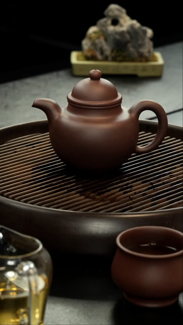 茶壶紫砂看*看紫泥  寿珍掇球
