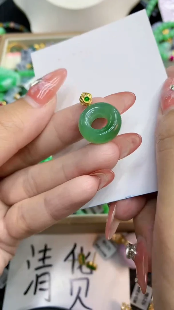 颈饰未镶嵌翡翠多样性发其一