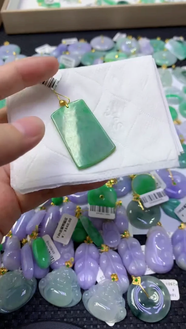 颈饰未镶嵌翡翠天然缅甸翡翠A货