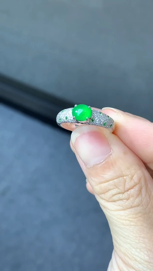 18K金镶嵌戒指翡翠712-中国好珍宝