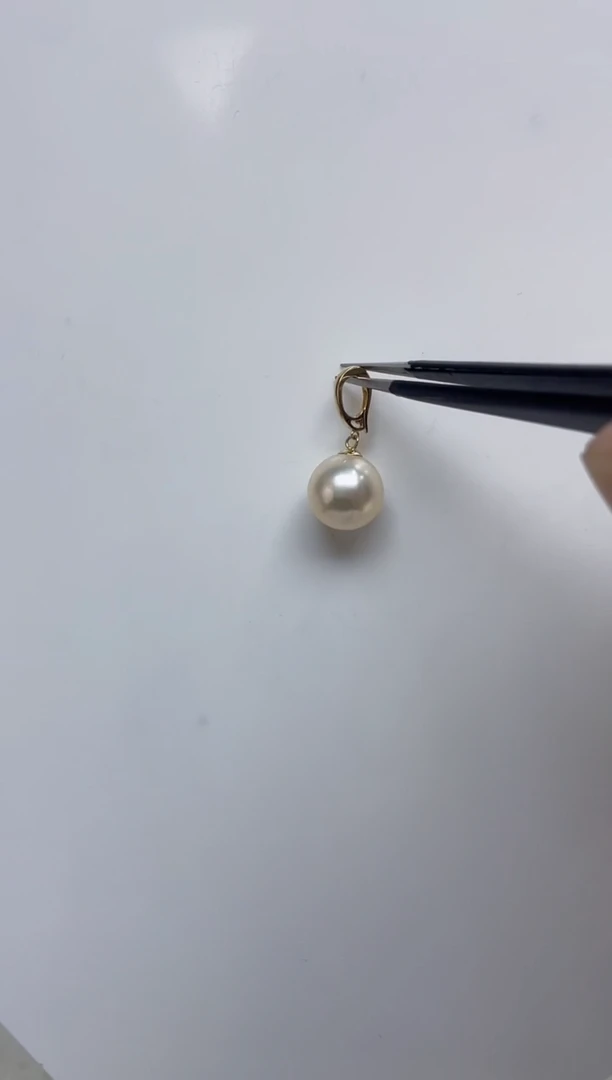 颈饰18K金镶嵌海水珍珠