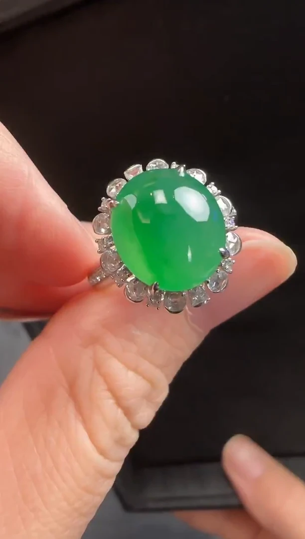 18K金镶嵌戒指翡翠518蛋面一枚