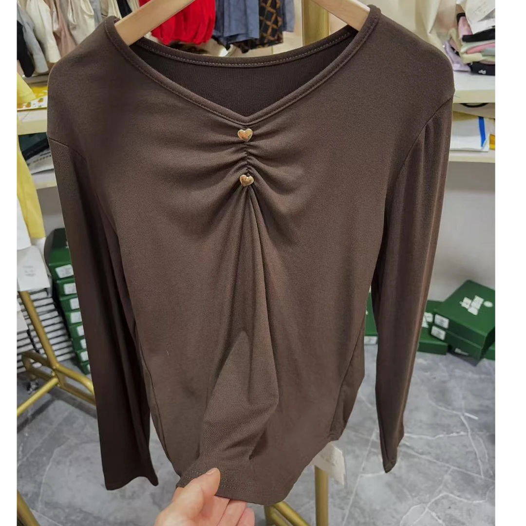 A2458咖爱心扣褶皱不规则长袖