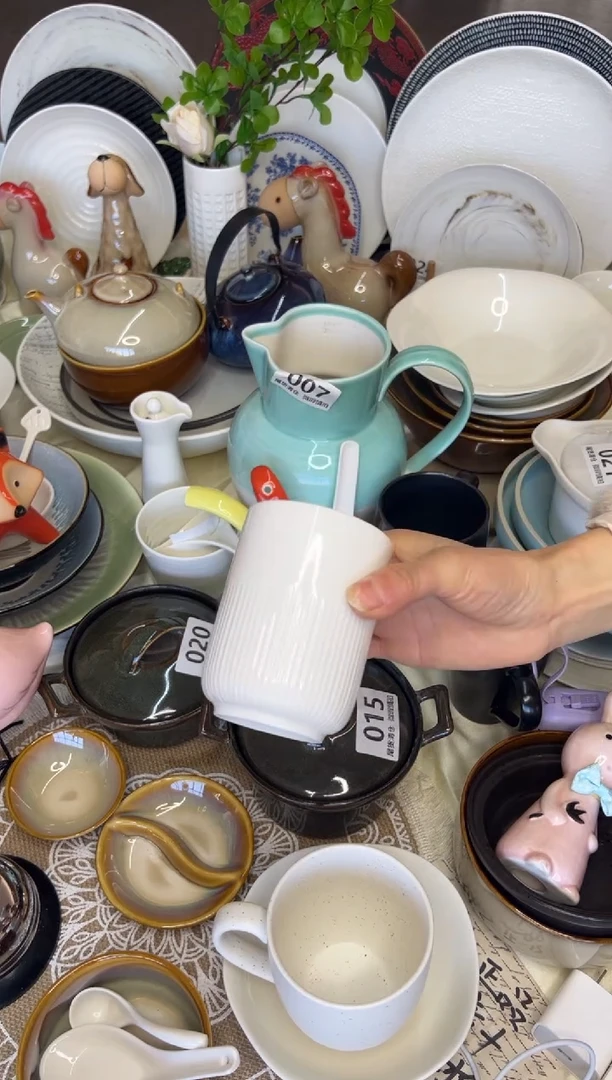 新骨瓷074 瑕疵  罗马柱 手握杯