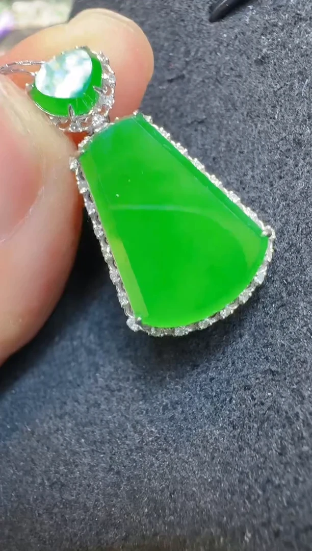 吊坠(不含链)18K金镶嵌翡翠多样性团购发一件