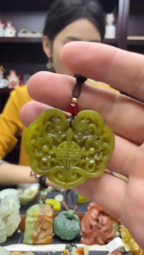 未镶嵌岫玉吊坠·