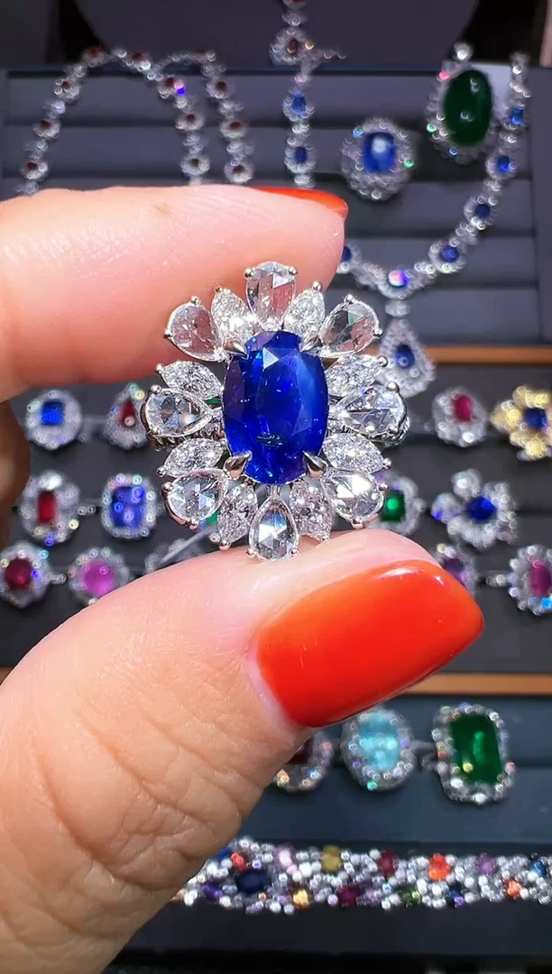 戒指蓝宝石18K金镶嵌AIGS 皇家蓝