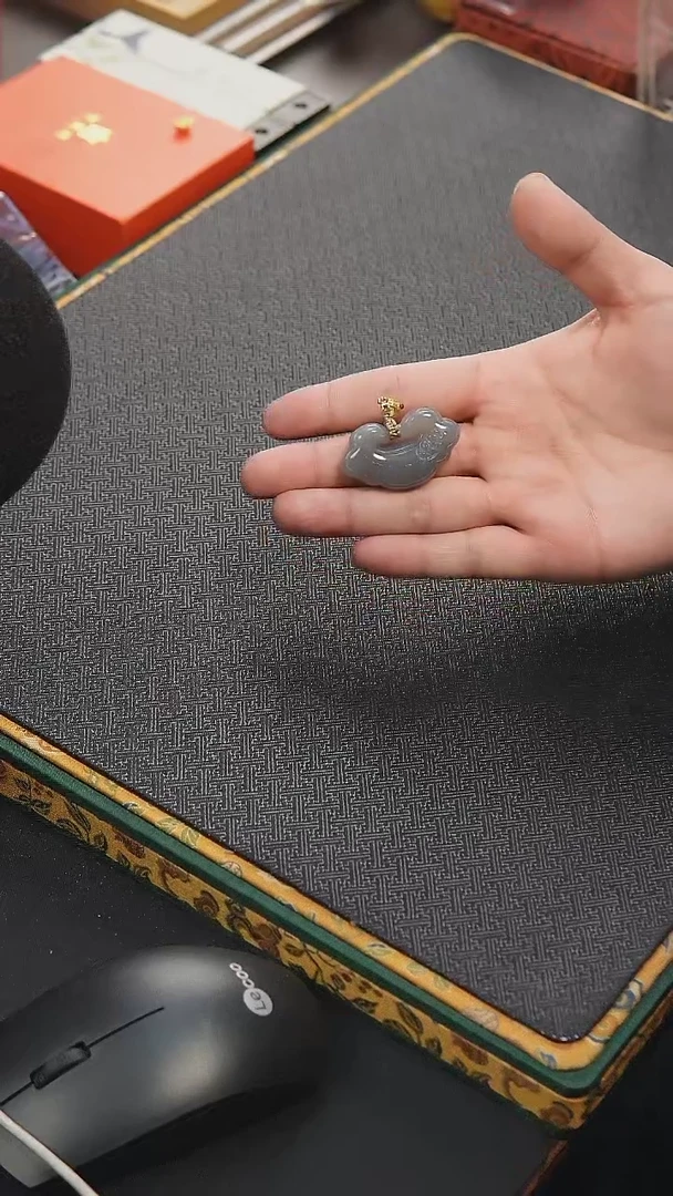 【闪购商品】和田玉吊坠(不含链)未镶嵌宫皇顺和田玉如意锁吊坠