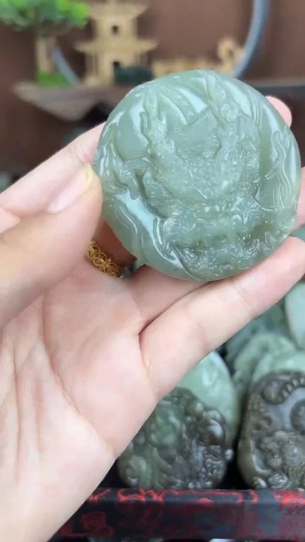 和田玉未镶嵌颈饰1