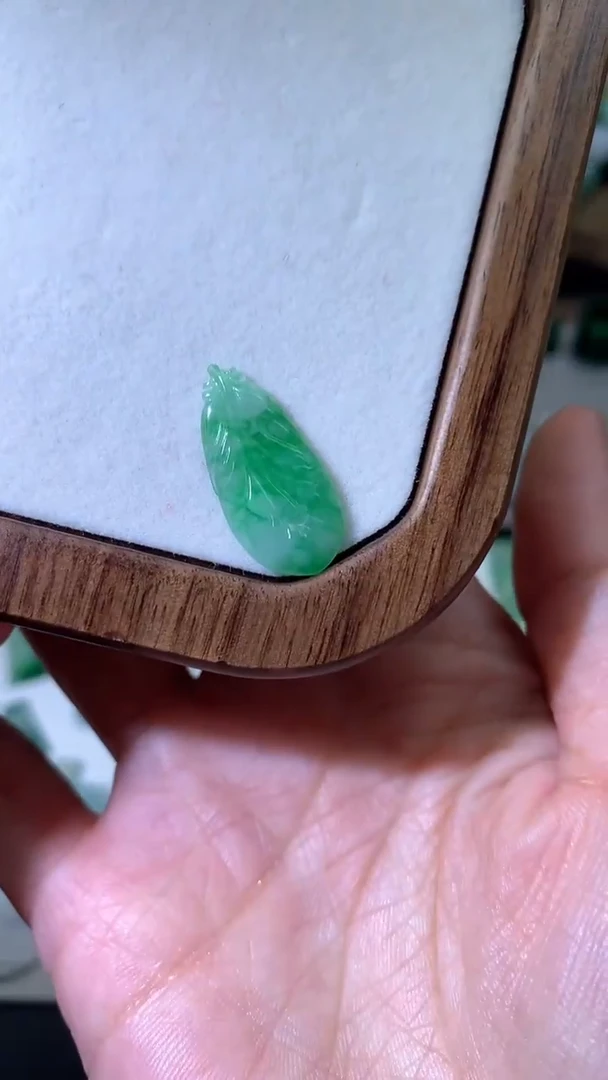 【闪购商品】翡翠裸石天然a货翡翠  吊坠qq001