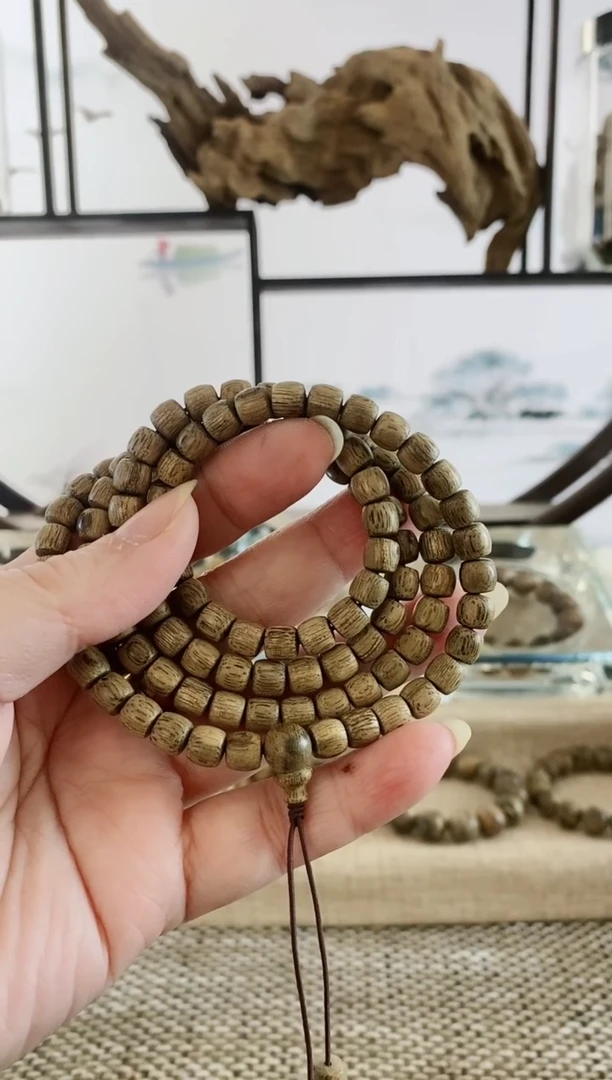 沉香手串正区菩萨百年老料6.8X108MM多圈