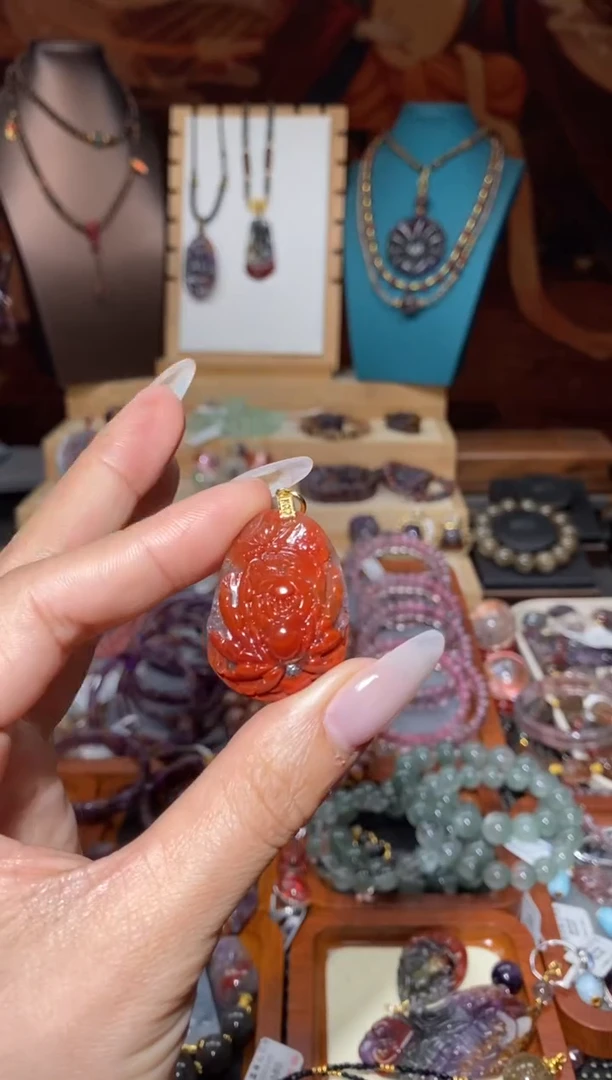 【闪购商品】水晶吊坠未镶嵌红极光蝶恋花