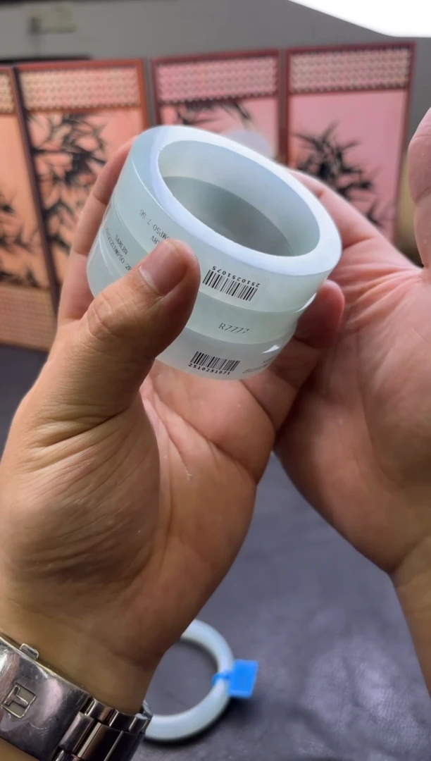 未镶嵌手镯定制翡翠小***飞多样性