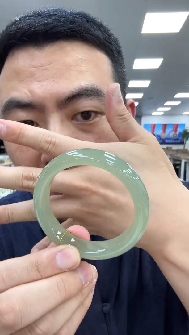 未镶嵌手镯和田玉山流水54-55  875