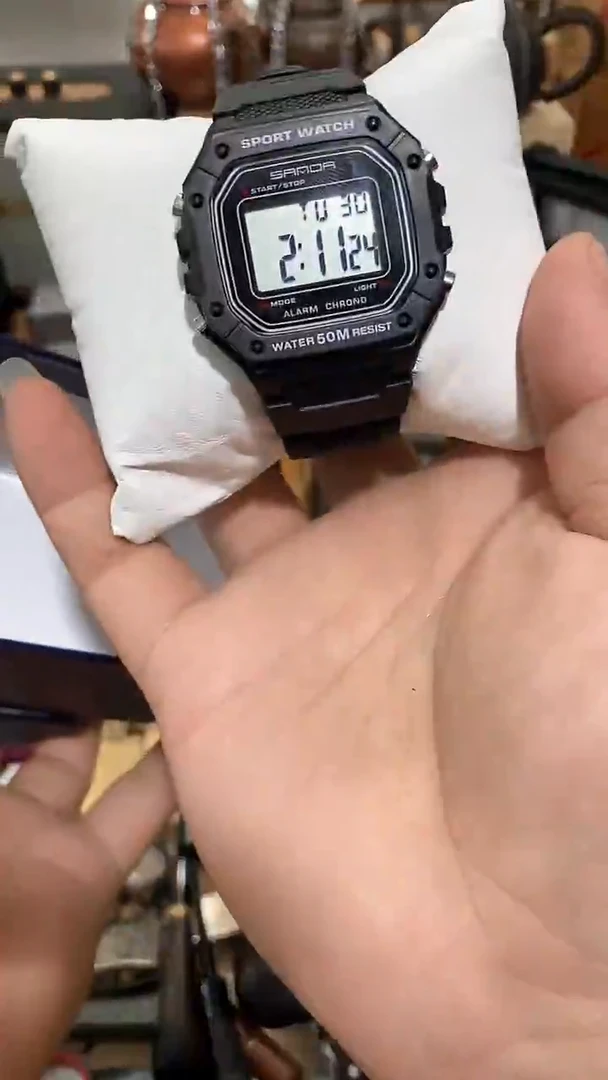 瓷片闪购商品  如图所示