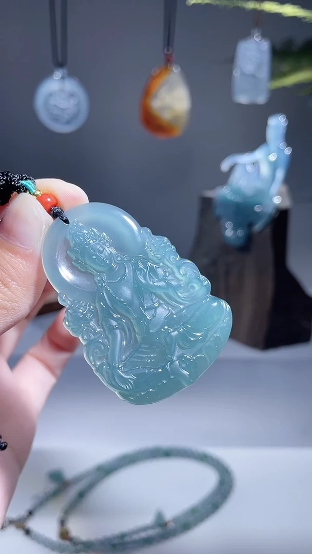 颈饰未镶嵌翡翠度母