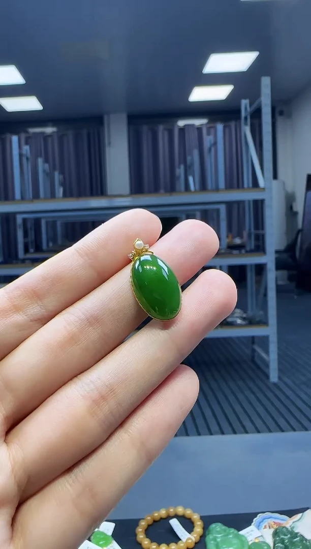 和田玉18K金镶嵌挂件1