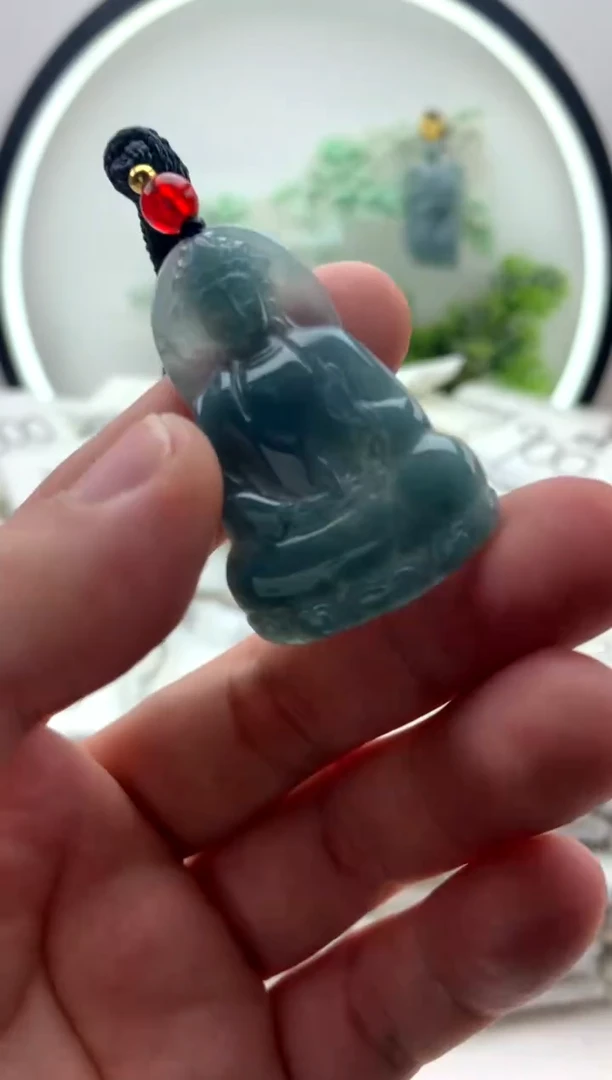 翡翠未镶嵌颈饰小素衣