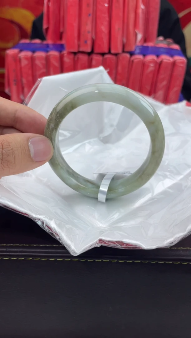 【闪购商品】翡翠手镯未镶嵌7翡翠手镯（微瑕）