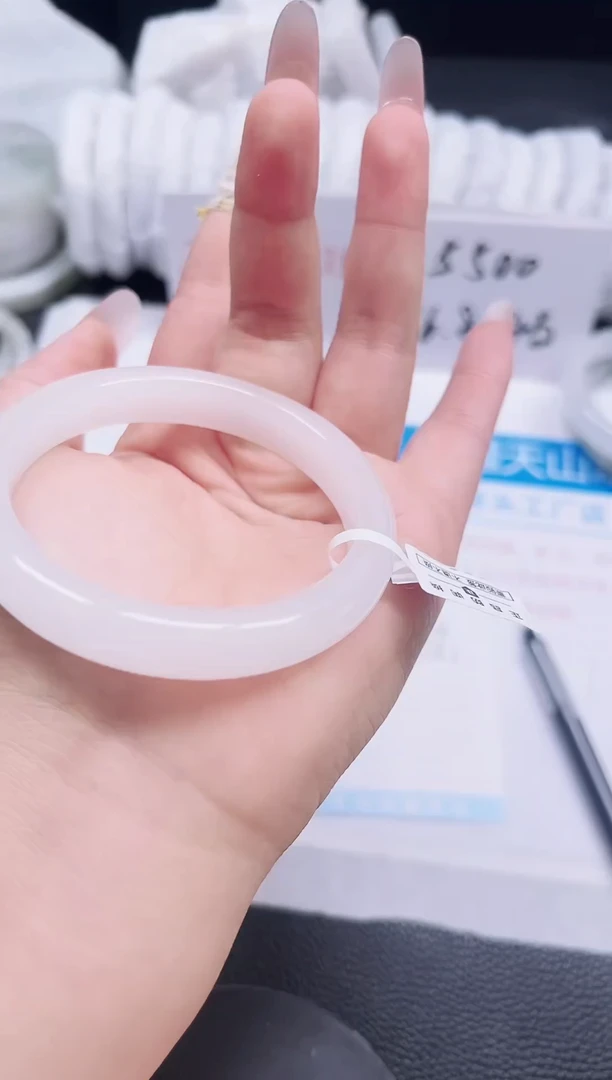 未镶嵌手镯石英质玉134-58