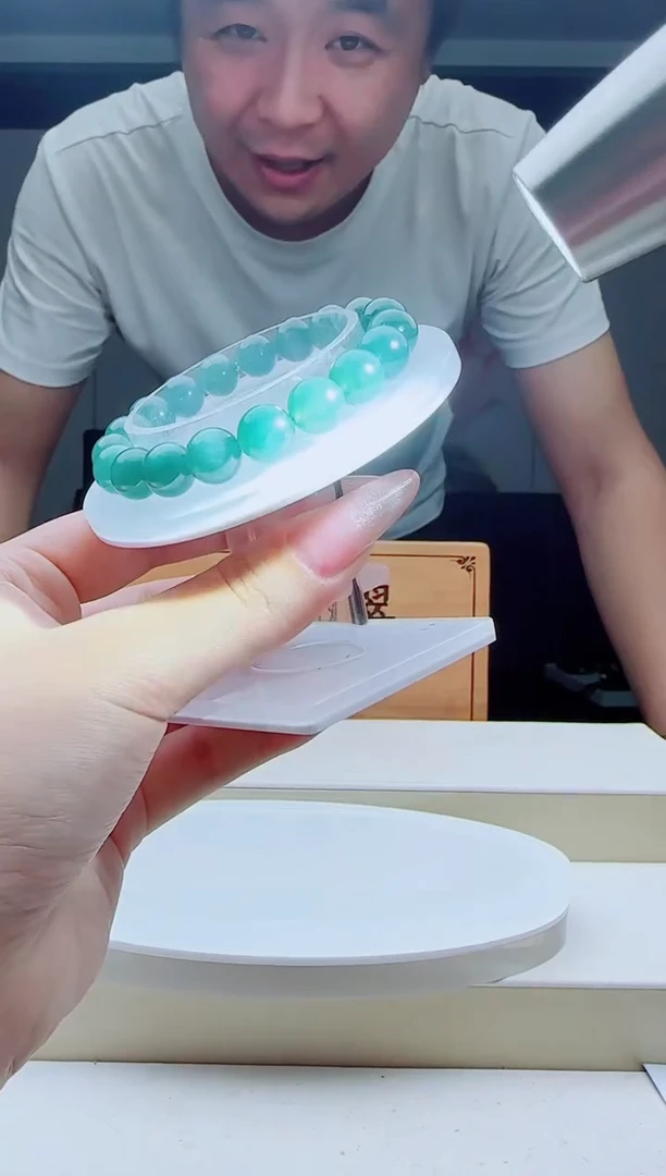 颈饰未镶嵌翡翠多样性发其中一
