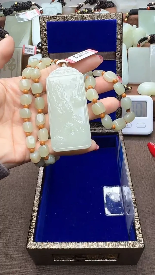 颈饰未镶嵌和田玉1