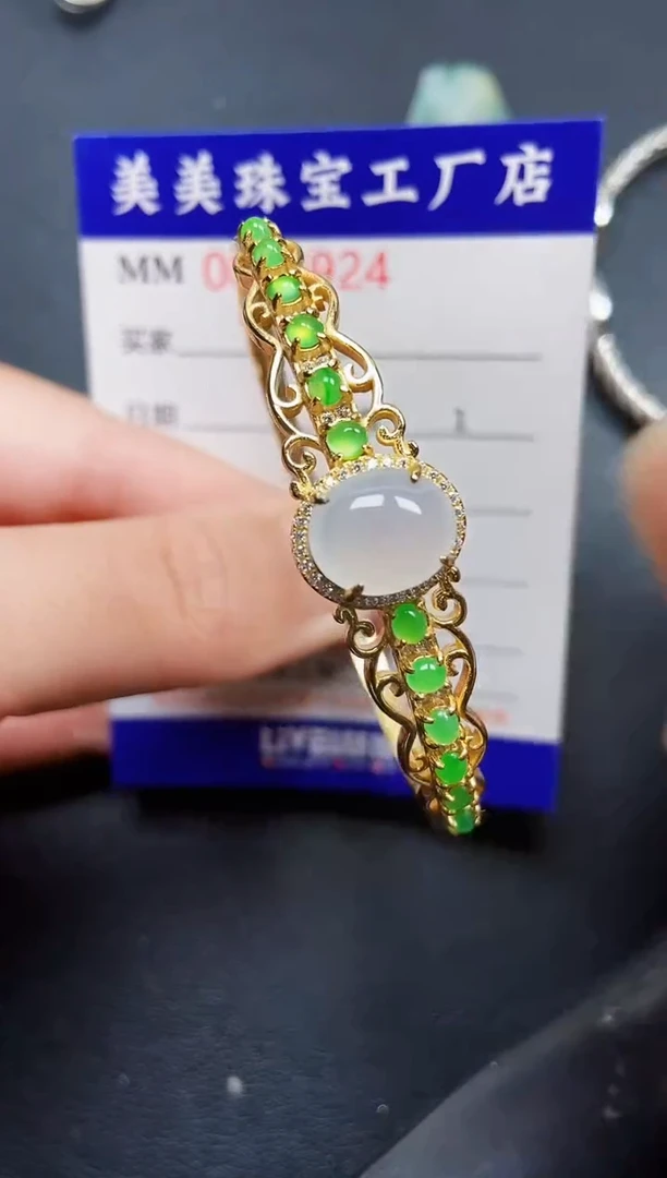 翡翠银S925镶嵌颈饰8924