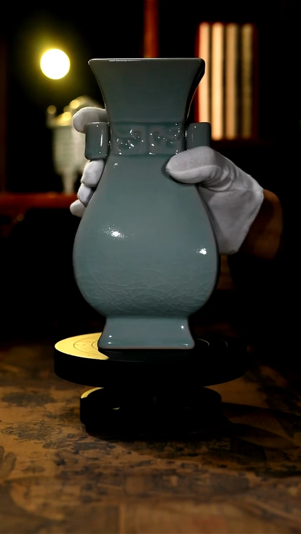 【闪购商品】瓶原矿青绿釉双耳方壶