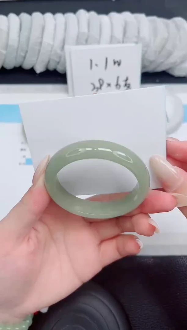 未镶嵌手镯石英质玉105-52.8