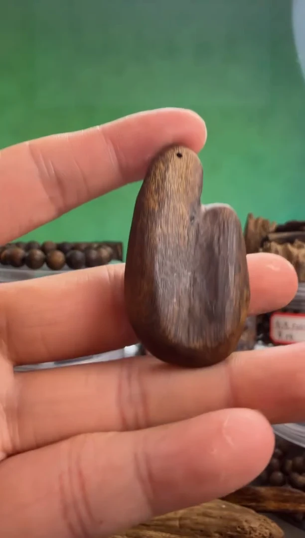 沉香吊坠多样性发一