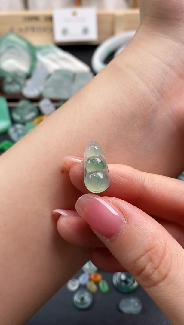 颈饰未镶嵌翡翠楚*恩福豆