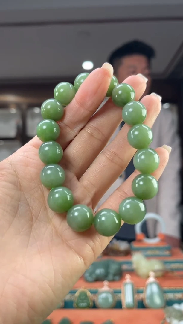 颈饰未镶嵌和田玉佩佩