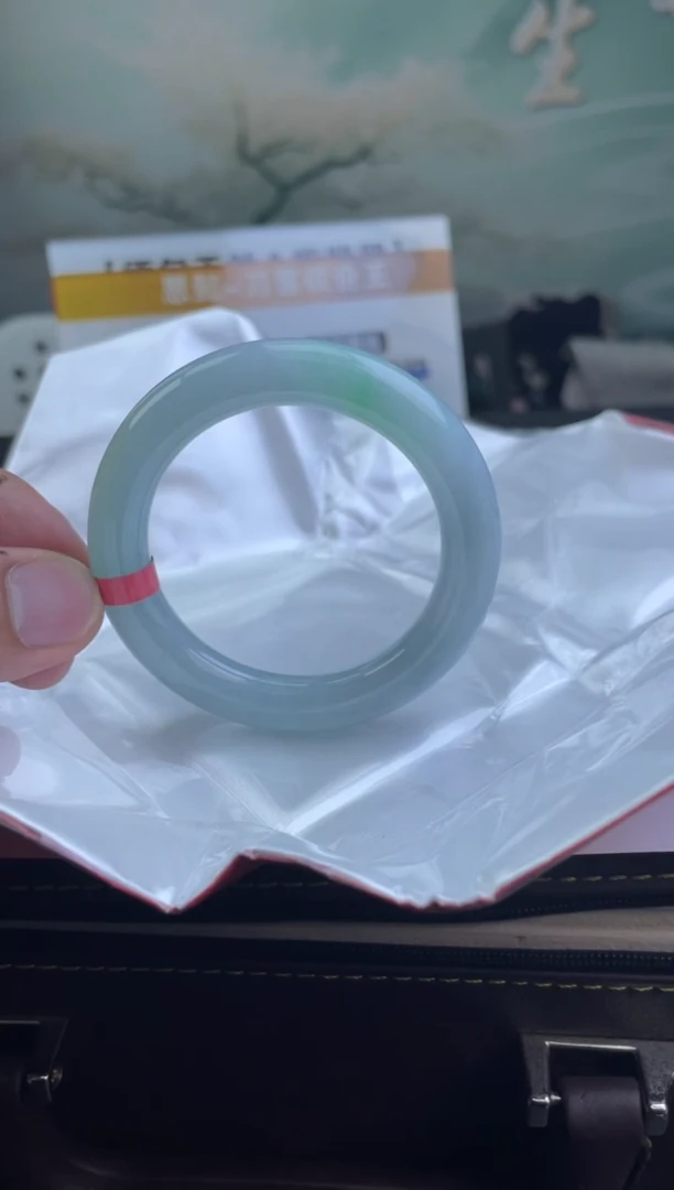 翡翠手镯未镶嵌8翡翠手镯