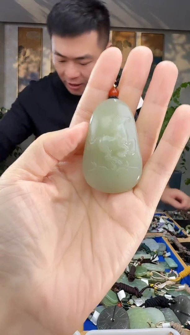 未镶嵌和田玉挂件拍一发一
