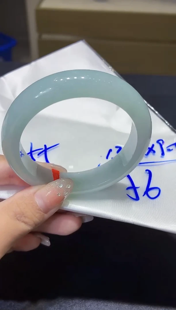 未镶嵌手镯翡翠翡翠手镯5556