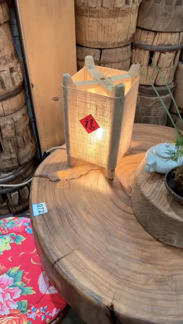 木（非红木类）台灯