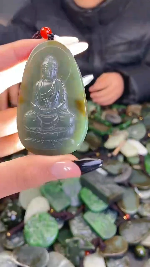 颈饰未镶嵌和田玉1