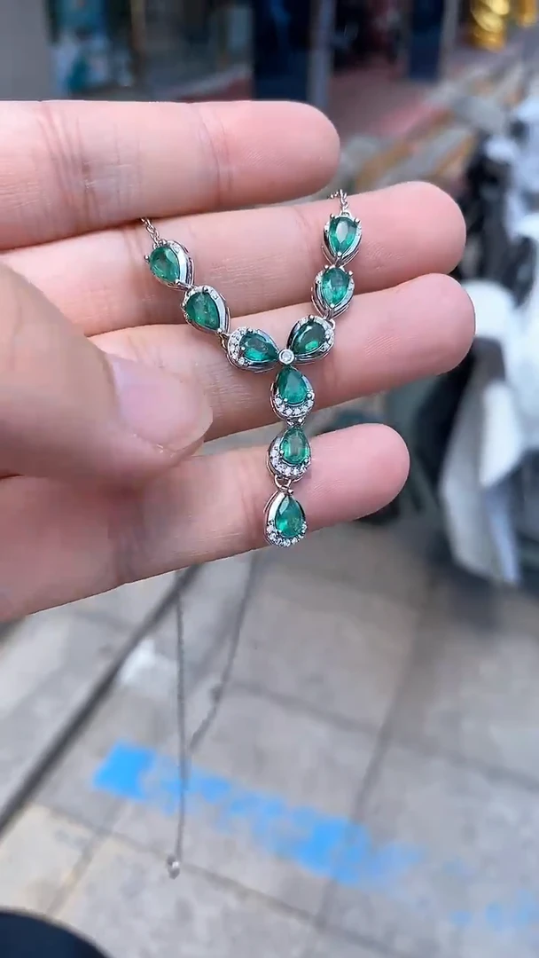 银S925镶嵌颈饰祖母绿项链