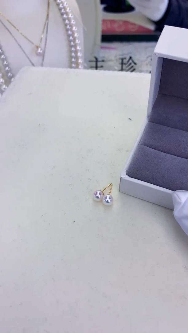 18K金镶嵌饰品海水珍珠5-6素钉定制