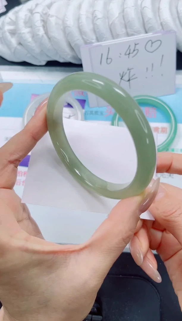 未镶嵌手镯石英质玉268-65