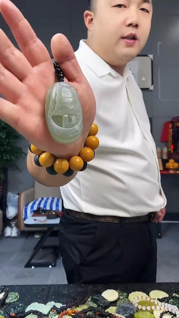 未镶嵌蛇纹石玉其他天然岫玉（多样性发其中之一）