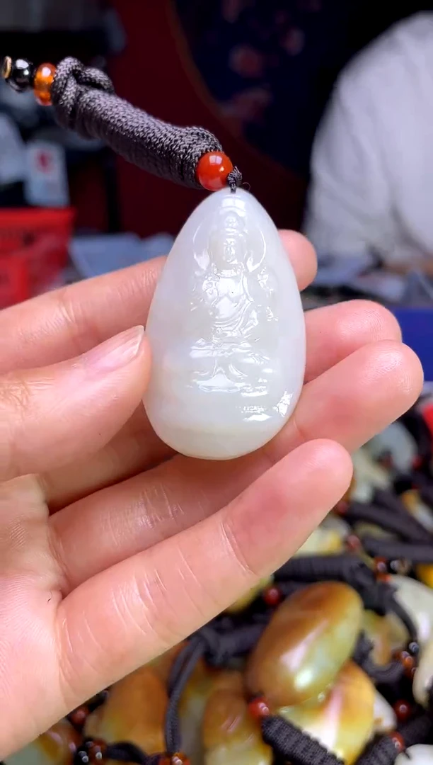 和田玉未镶嵌颈饰1