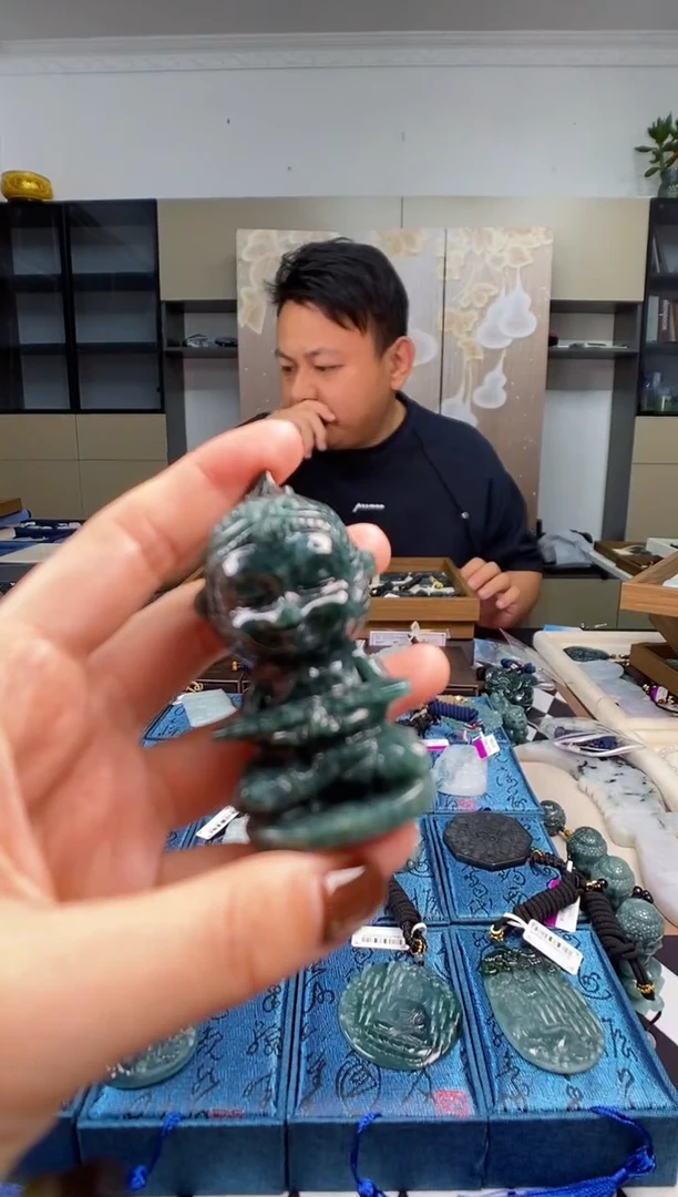 颈饰未镶嵌翡翠多样性发其一