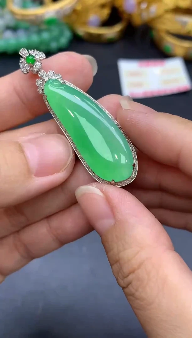 颈饰18K金镶嵌翡翠813-中国好珍宝