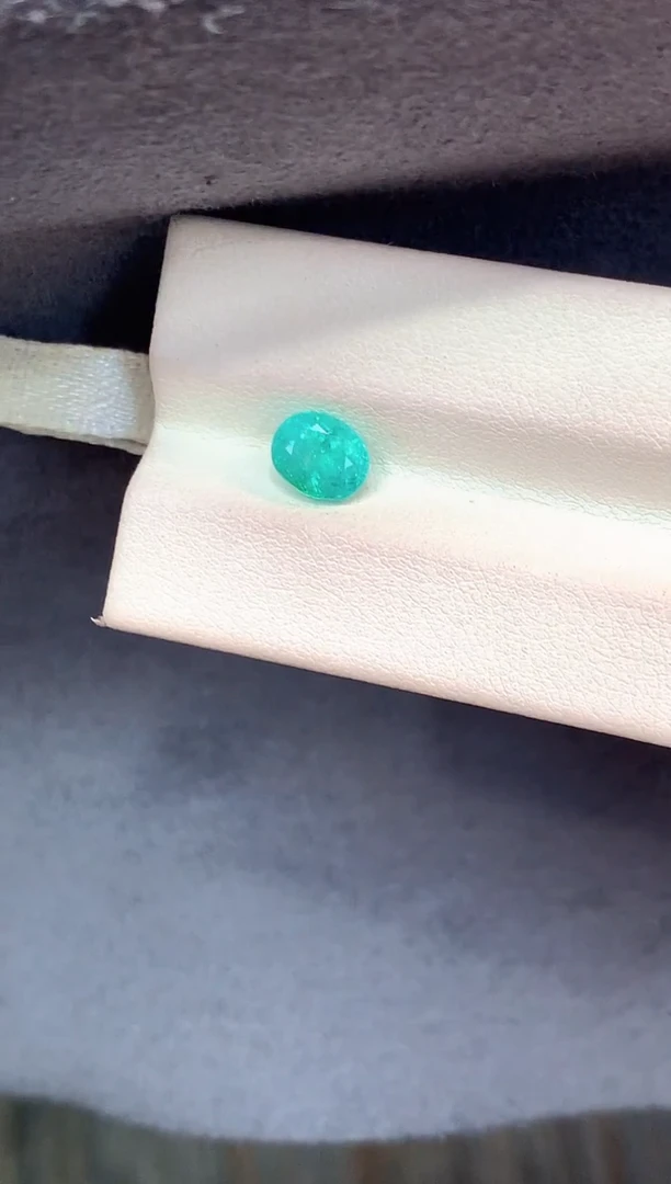 未镶嵌耳饰帕拉依巴碧玺1.17克拉霓虹蓝