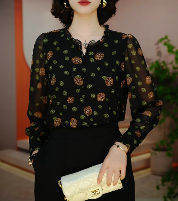 高端长袖时尚上衣女显瘦显白百搭印花V领减龄